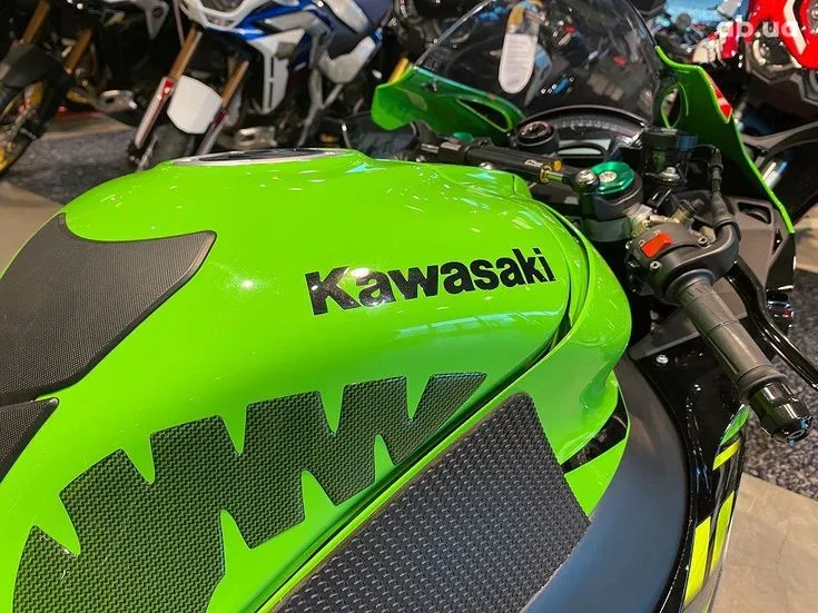 Kawasaki ZX Image 5